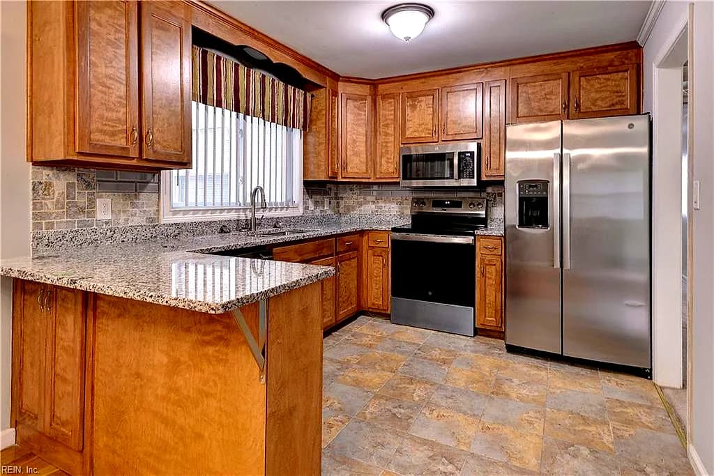 806 Burton ST, HAMPTON VA 23666 thumb 11