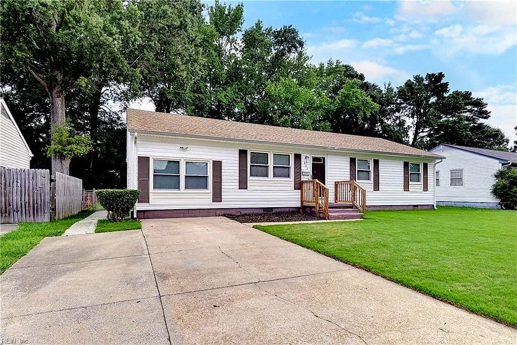 806 Burton ST, HAMPTON VA 23666 - Photo 4