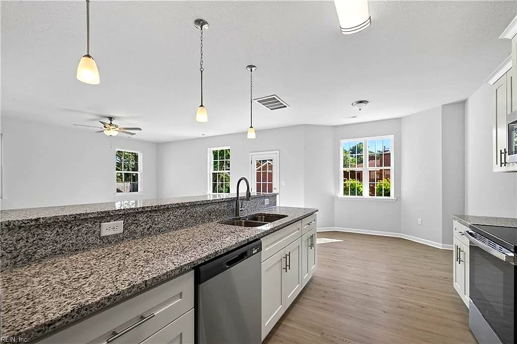 1724 A English AVE, CHESAPEAKE VA 23320 thumb 10