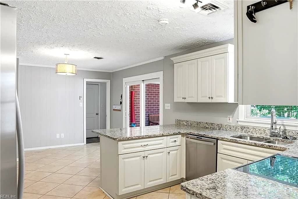 347 Brout DR, HAMPTON VA 23666 thumb 11