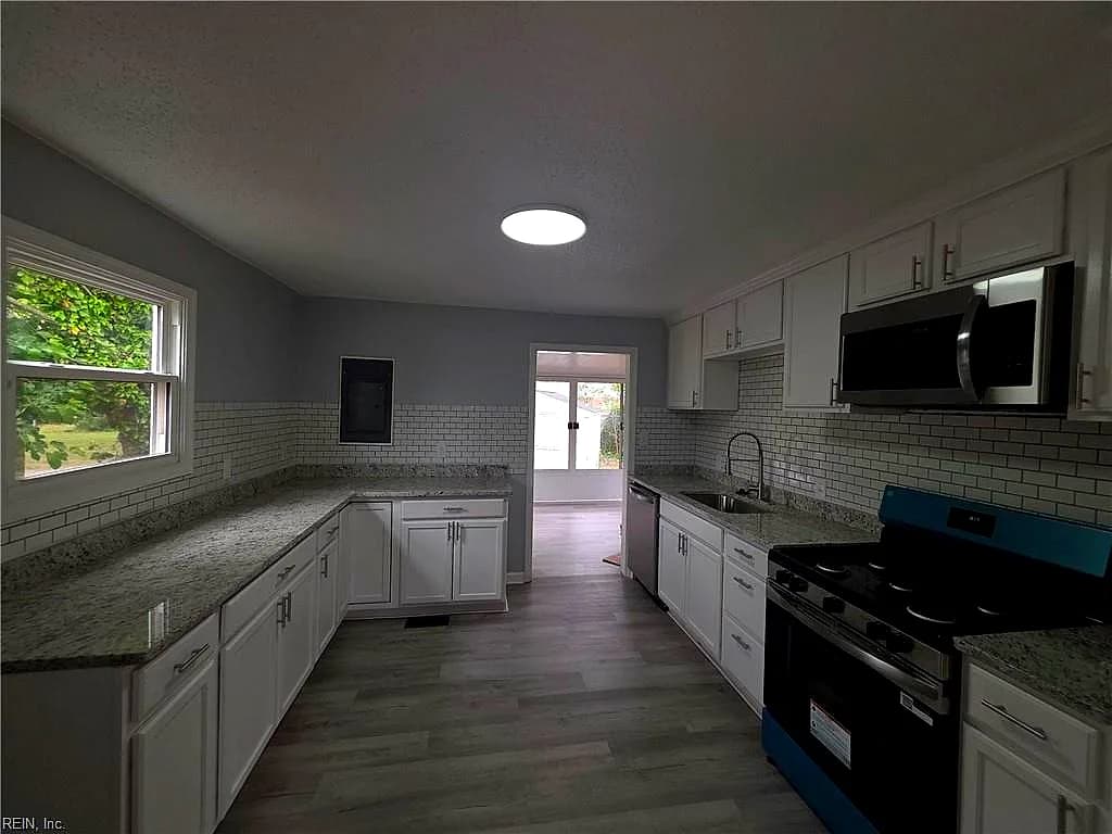 2 Carver CIR, PORTSMOUTH VA 23701 thumb 10