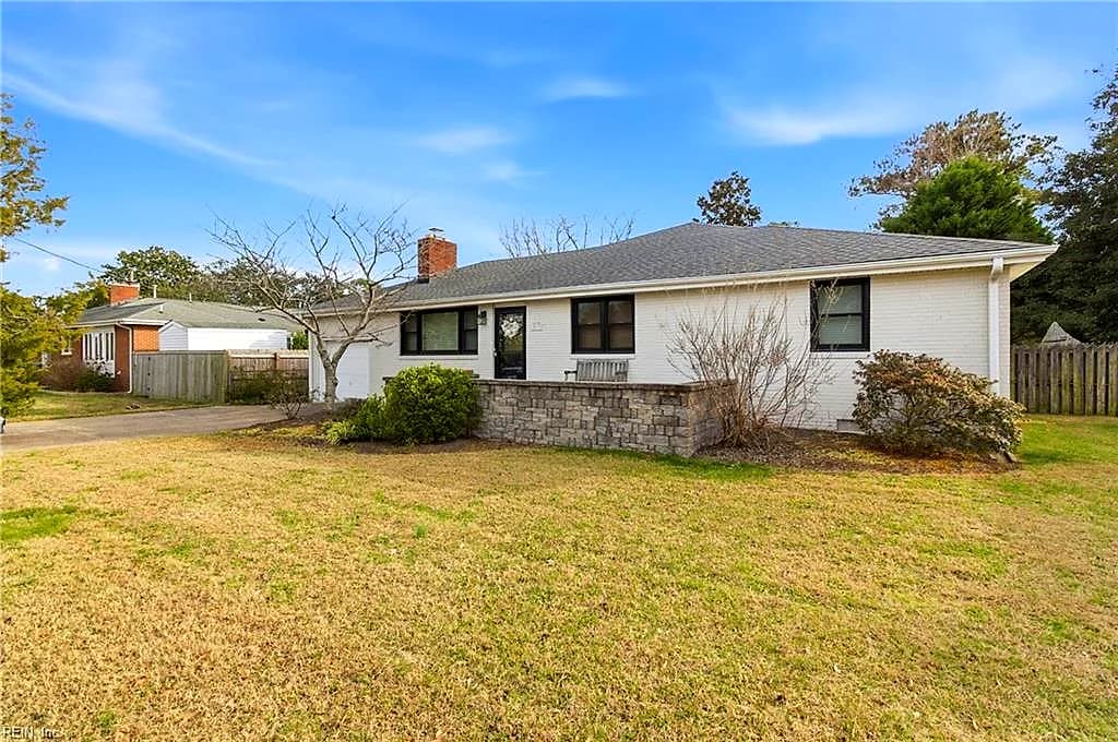 2933 Cape Henry DR, VIRGINIA BEACH VA 23451 - Main photo