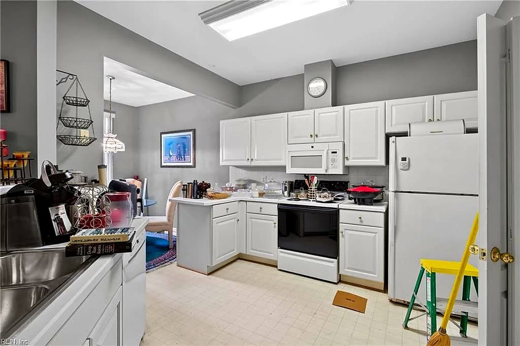 800 Oak Springs CT, NEWPORT NEWS VA 23602 thumb 12