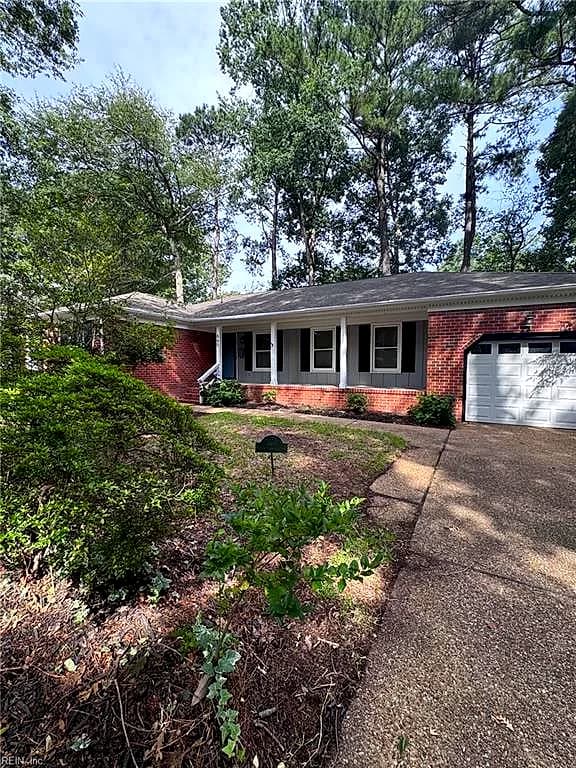660 Village Green PW, NEWPORT NEWS VA 23602 - Photo 2