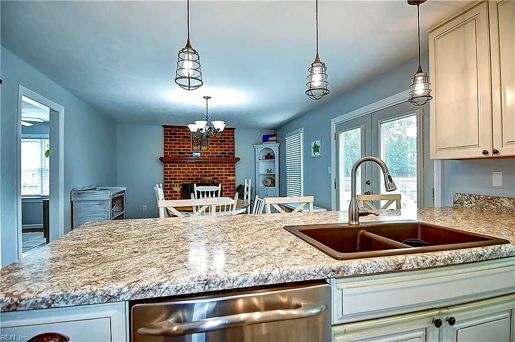 901 Lela LN, CHESAPEAKE VA 23322 thumb 12