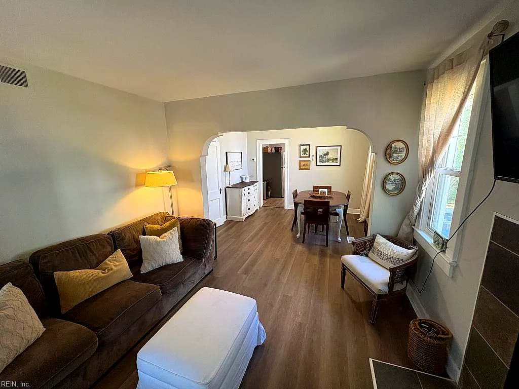 233 Pine AVE, NEWPORT NEWS VA 23607 - Photo 4