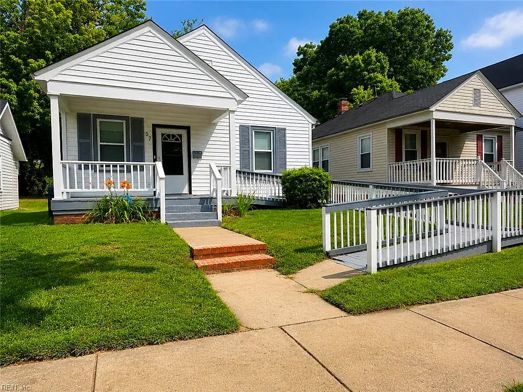 37 Sycamore AVE, NEWPORT NEWS VA 23605 - Main photo