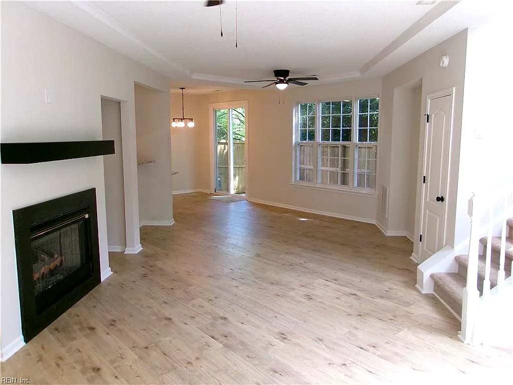 824 Oak Springs CT, NEWPORT NEWS VA 23602 - Photo 3