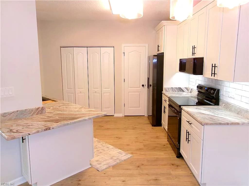 824 Oak Springs CT, NEWPORT NEWS VA 23602 - Photo 5