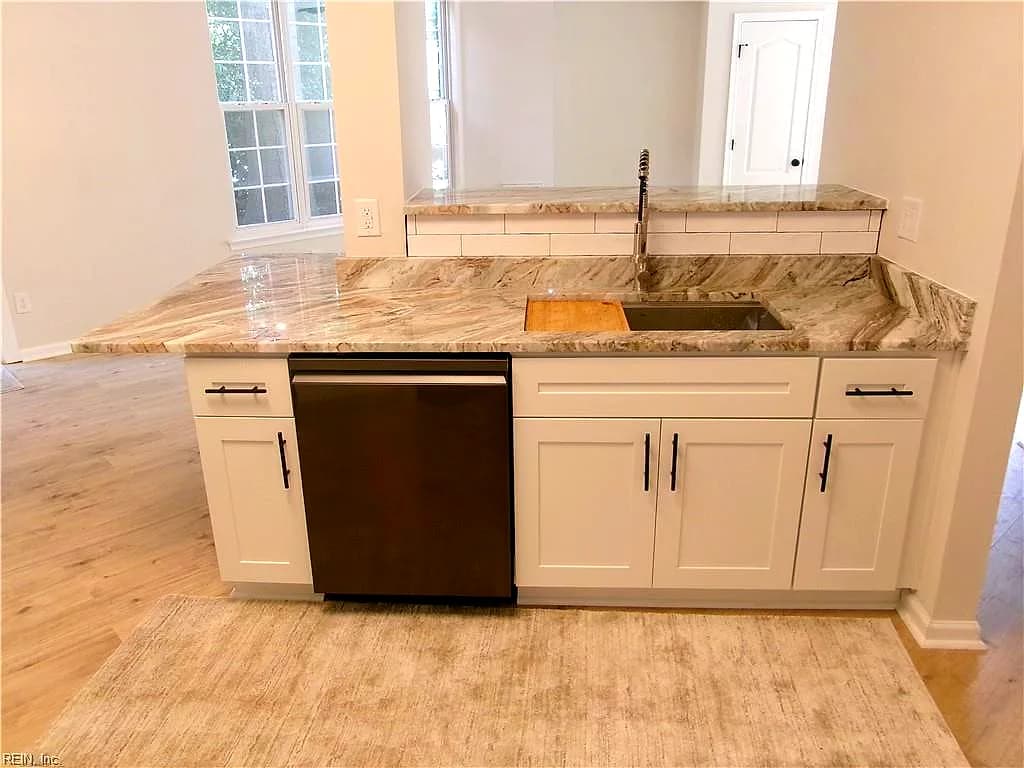 824 Oak Springs CT, NEWPORT NEWS VA 23602 thumb 6