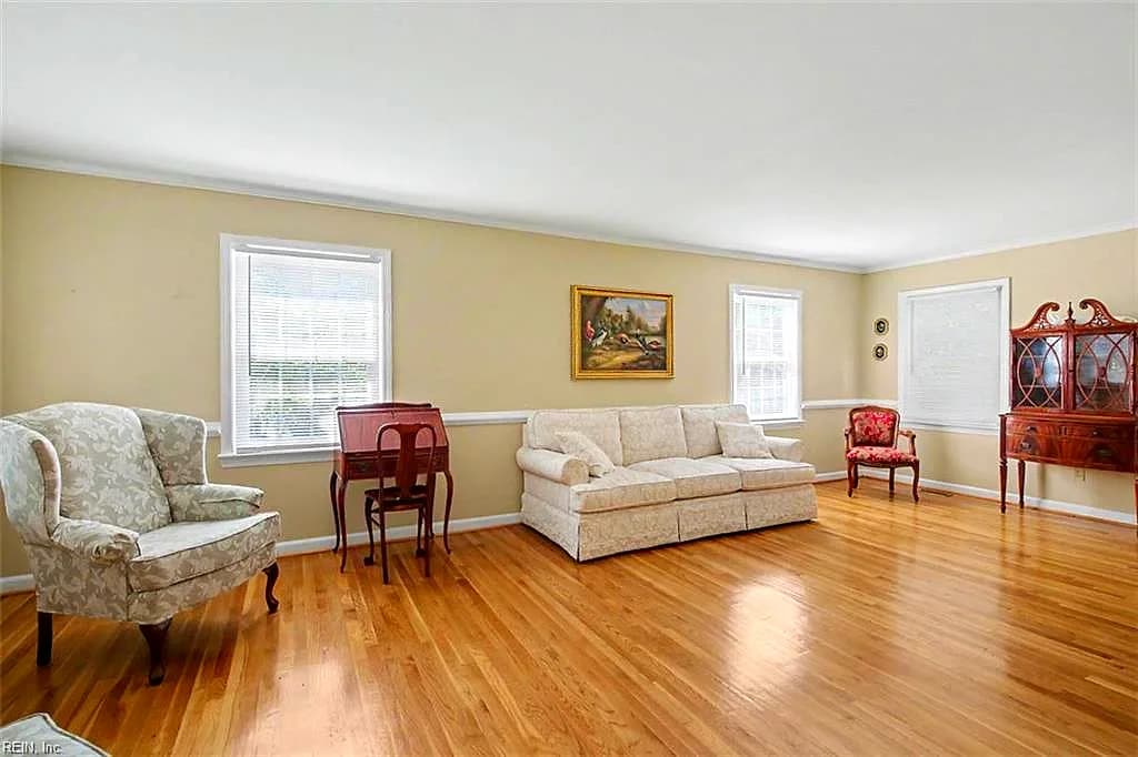 323 Williamsburg CT, NEWPORT NEWS VA 23606 thumb 6