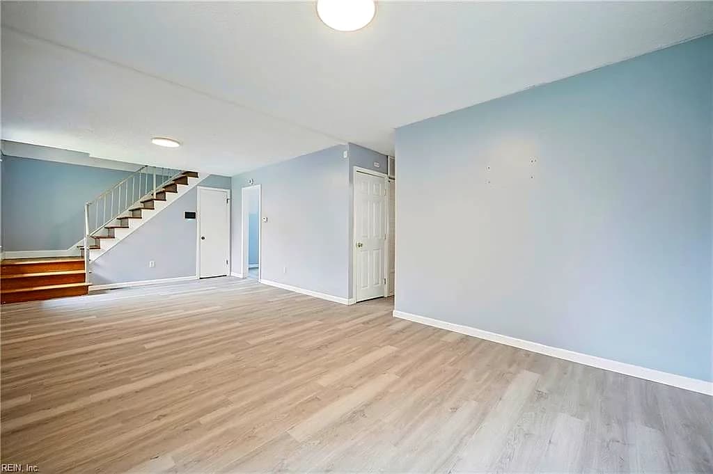 19 E Lamington RD, HAMPTON VA 23669 thumb 7