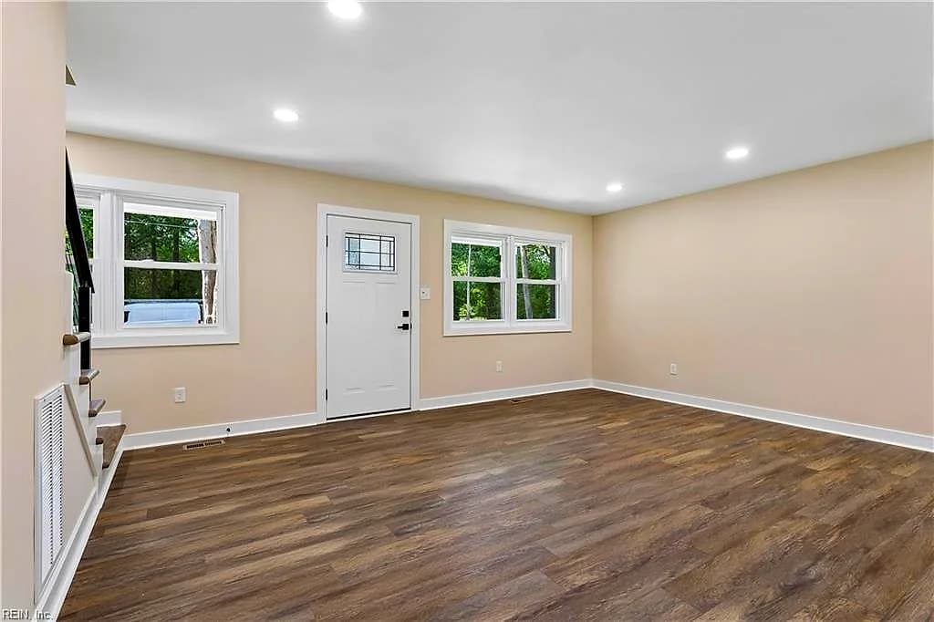 511 Old Lakeside DR, YORKTOWN VA 23692 thumb 11