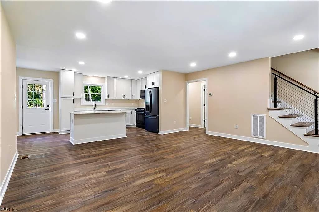 511 Old Lakeside DR, YORKTOWN VA 23692 thumb 9