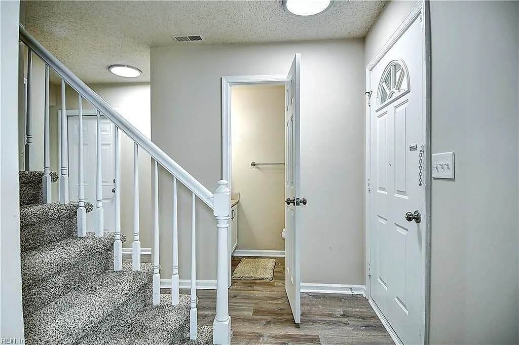 2120 Marymount ARCH, VIRGINIABEACH VA 23464 - Photo 4