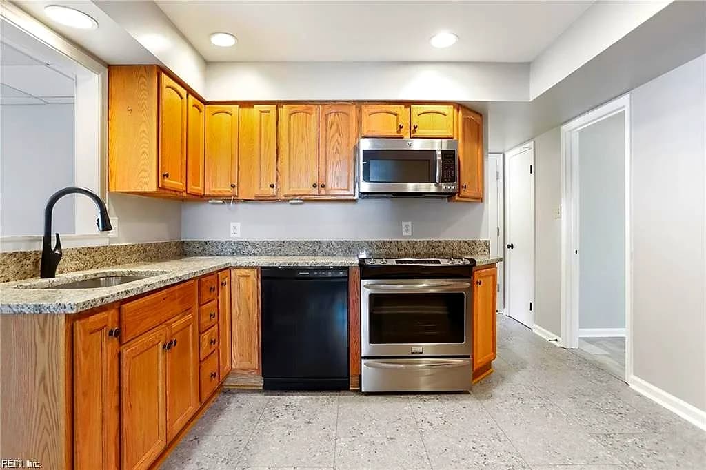 128 Gwynn CIR, NEWPORT NEWS VA 23602 thumb 11