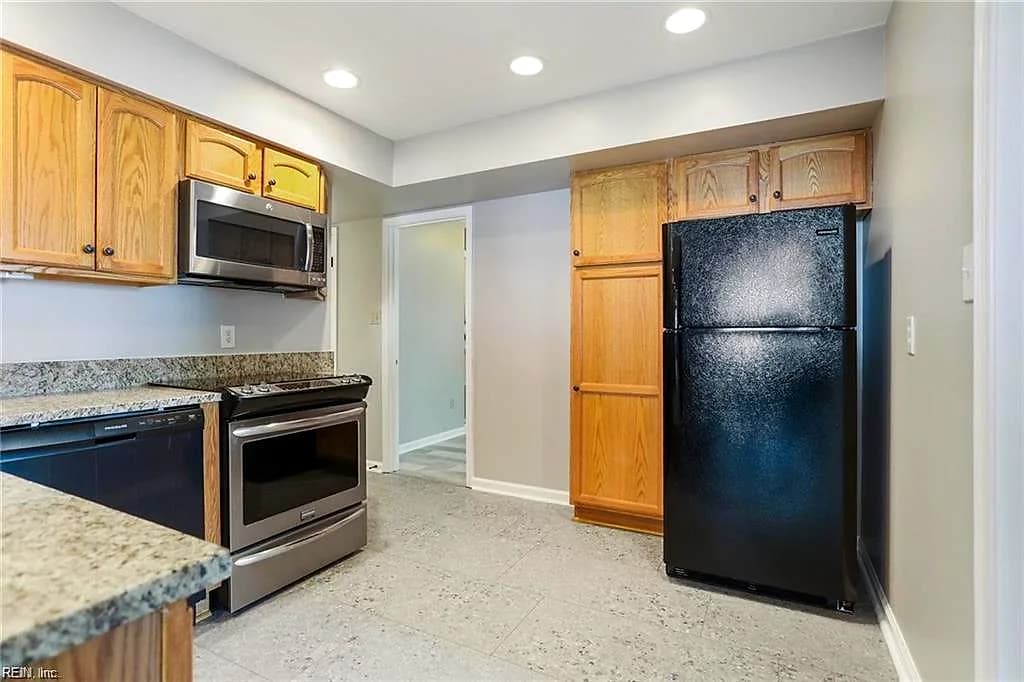 128 Gwynn CIR, NEWPORT NEWS VA 23602 thumb 12