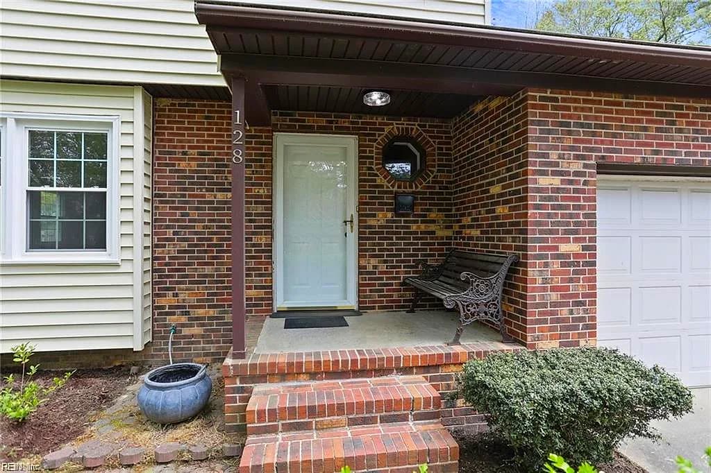 128 Gwynn CIR, NEWPORT NEWS VA 23602 - Photo 3