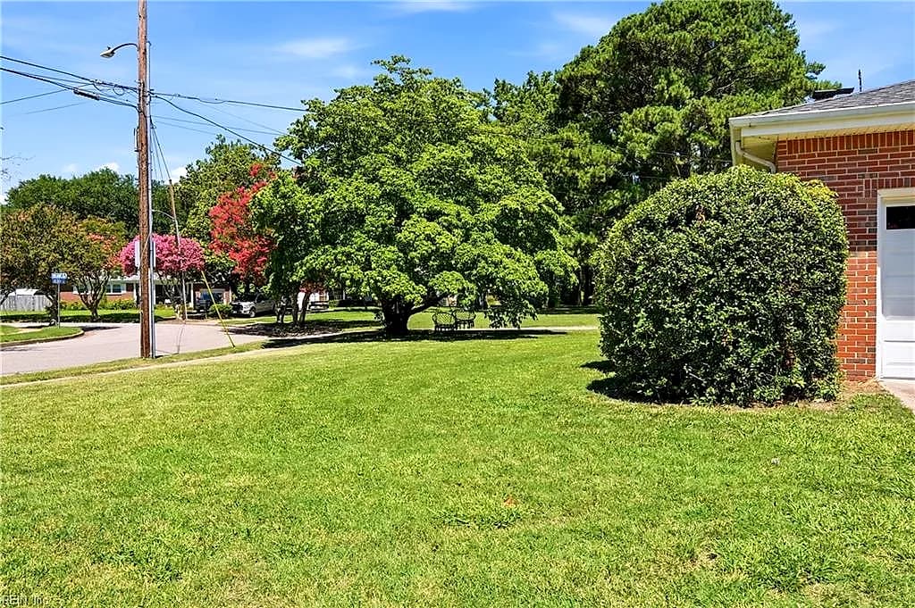 2000 Kenlake PL, NORFOLK VA 23518 thumb 6