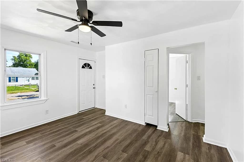 1079 Johnstons RD, NORFOLK VA 23513 - Photo 4