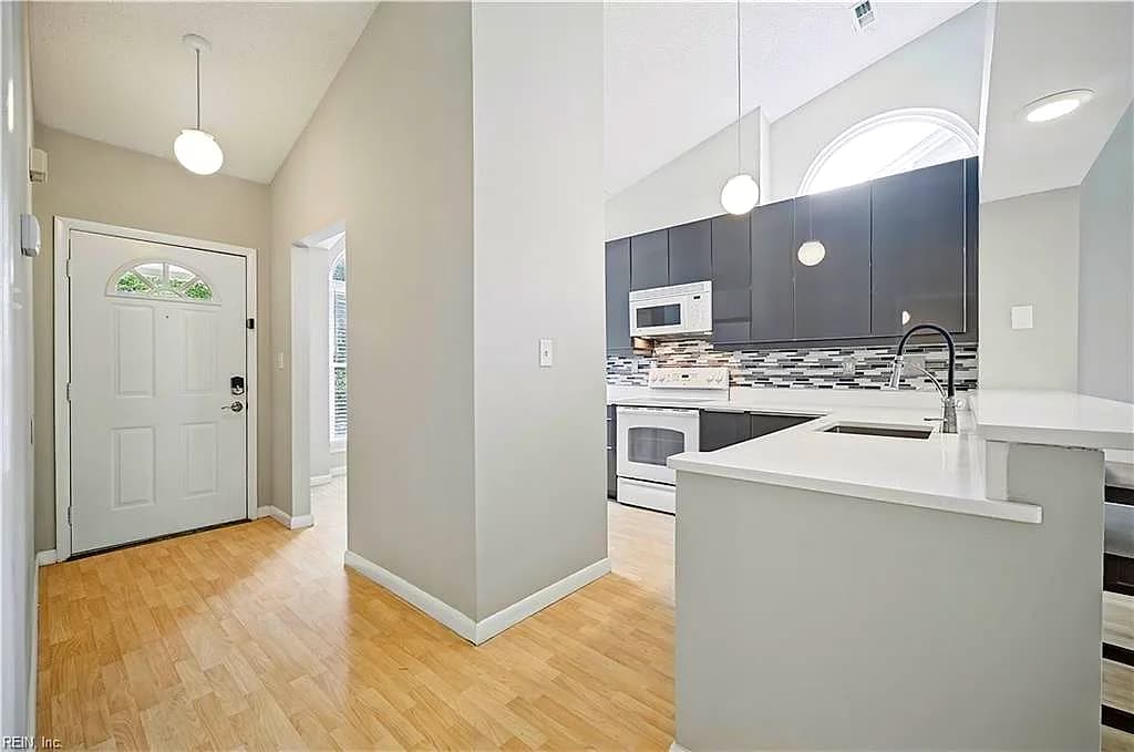 449 E Lake CIR, CHESAPEAKE VA 23322 thumb 7