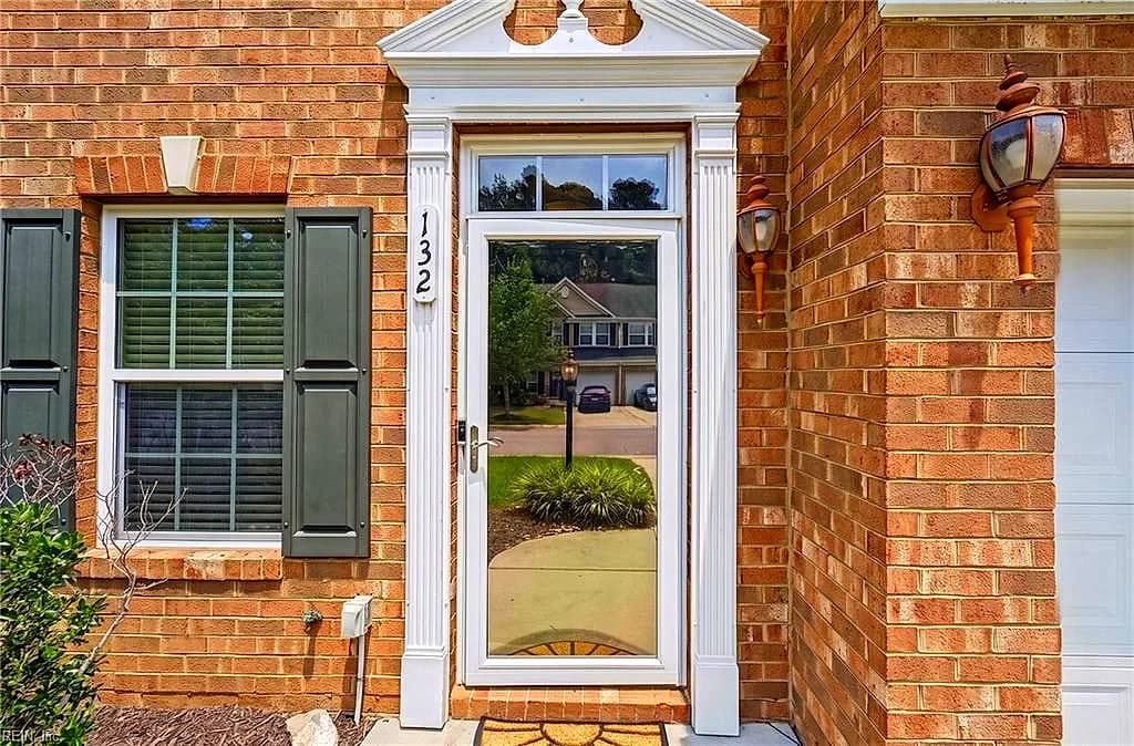 132 Brock ST, YORKTOWN VA 23690 - Photo 5