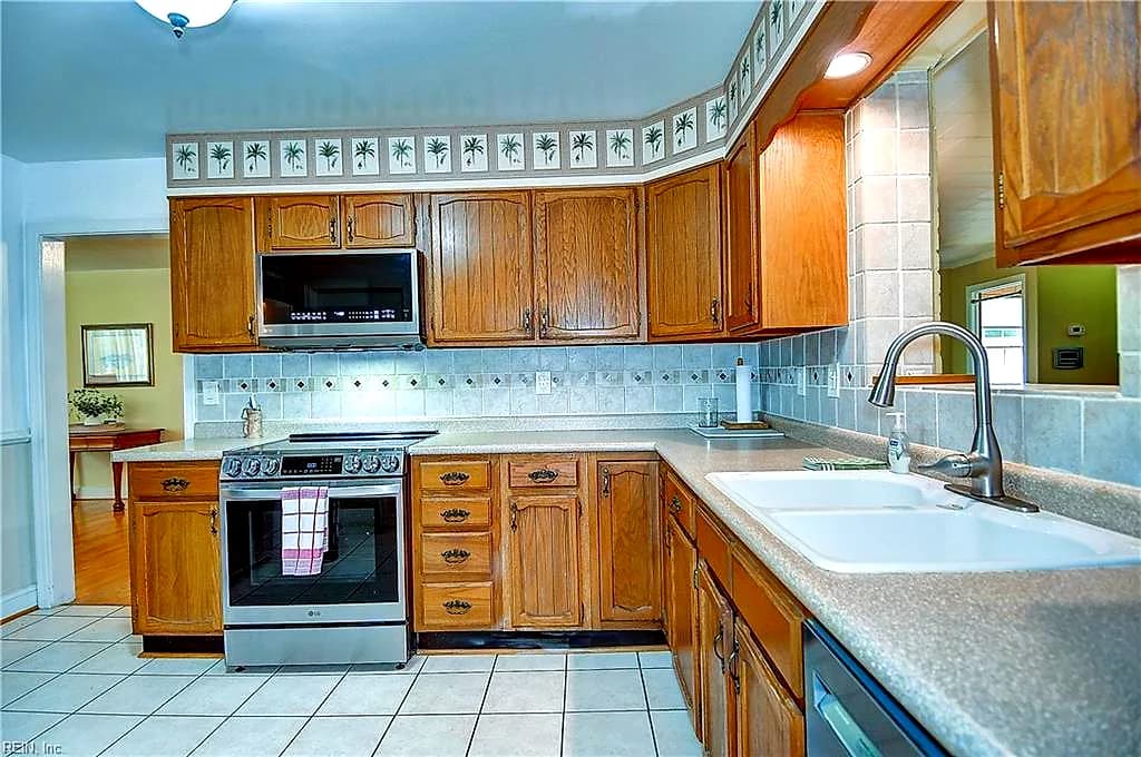 8575 Circle DR, NORFOLK VA 23503 thumb 11