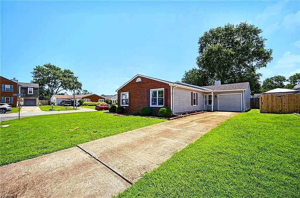 1109 Hearthstone LNDG, CHESAPEAKE VA 23320 - Photo 3
