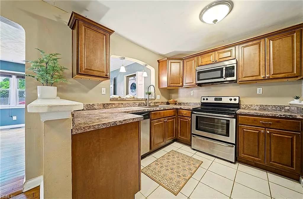 402 Ashlawn DR, NORFOLK VA 23505 thumb 11