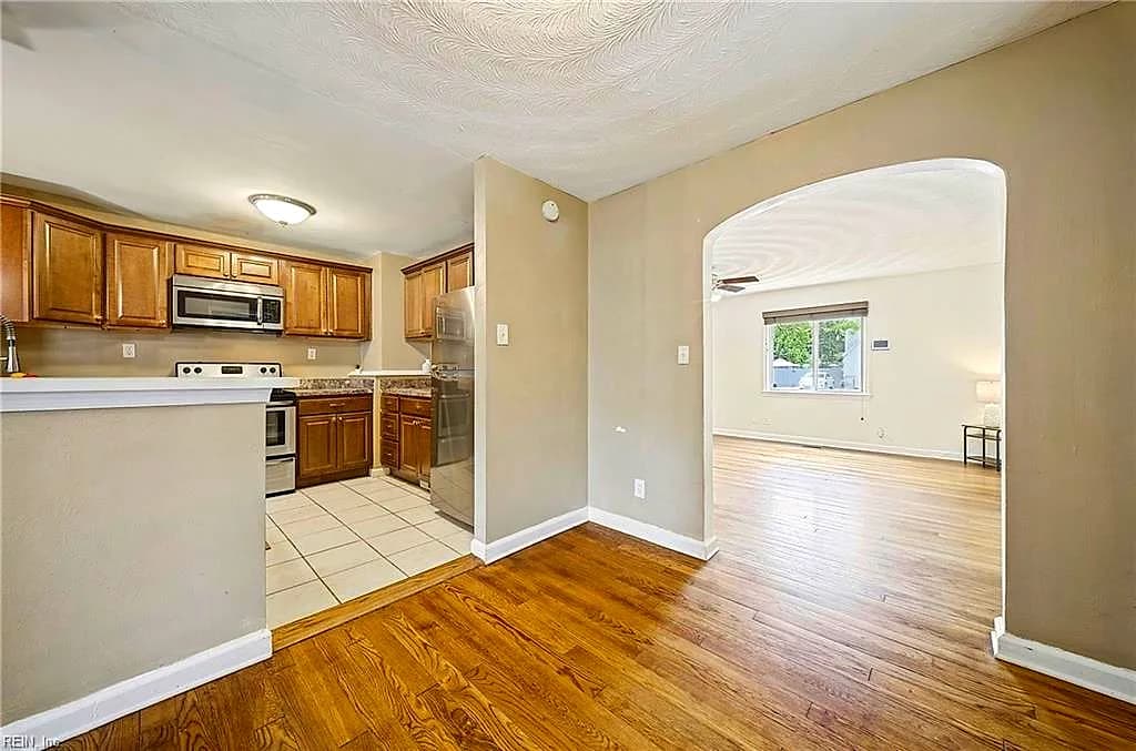 402 Ashlawn DR, NORFOLK VA 23505 thumb 9