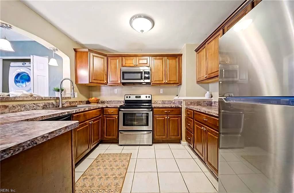 402 Ashlawn DR, NORFOLK VA 23505 thumb 10