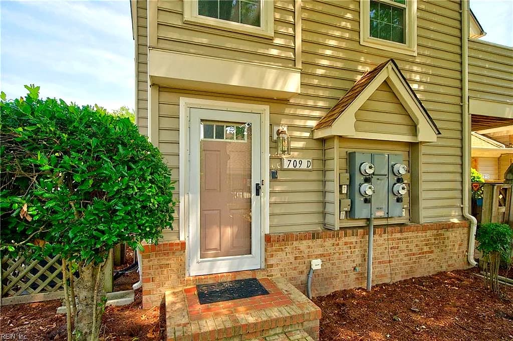 709 Rapidan River CT #D, CHESAPEAKE VA 23320 - Photo 3