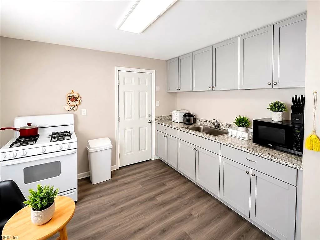 55 Grand ST, PORTSMOUTH VA 23701 - Photo 4
