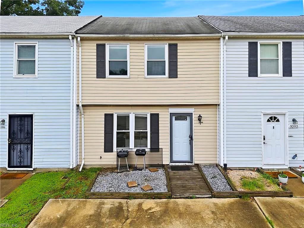 3204 Clover RD E, CHESAPEAKE VA 23321 - Main photo