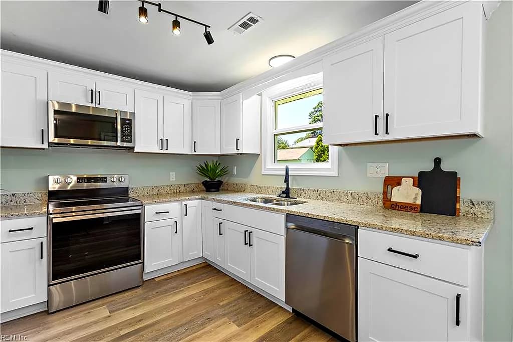 2526 Heutte DR, NORFOLK VA 23518 thumb 10
