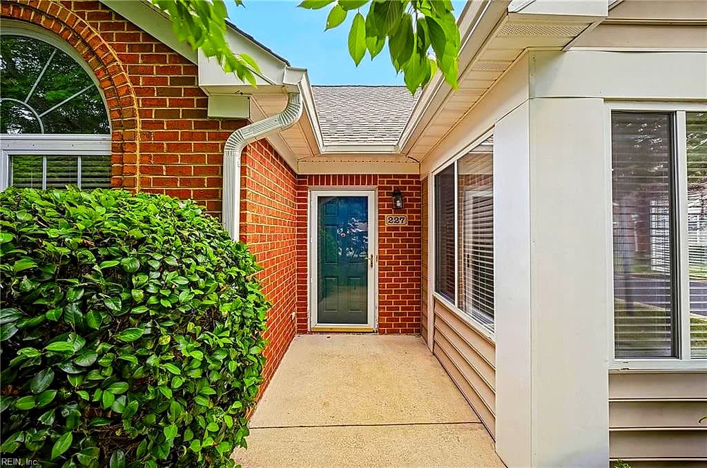 227 Rainbrook WAY, YORKTOWN VA 23692 - Photo 4