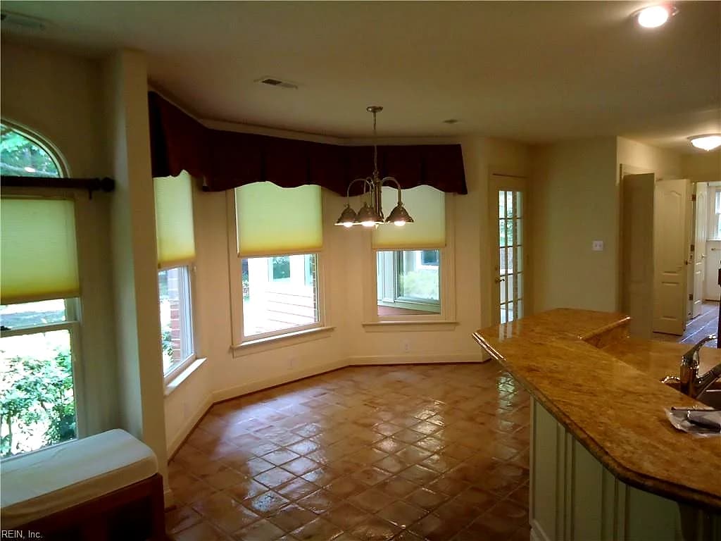 105 Mariners CIR, SMITHFIELD VA 23430 thumb 11