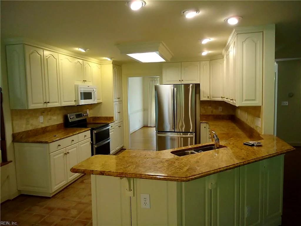 105 Mariners CIR, SMITHFIELD VA 23430 thumb 12