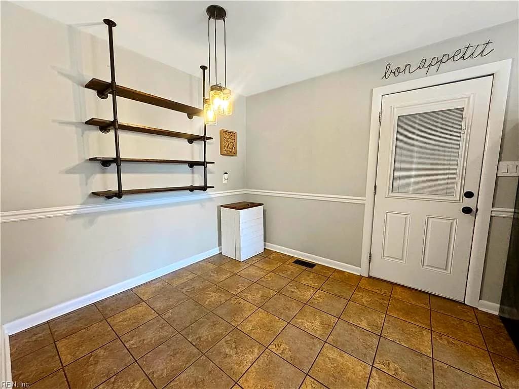 823 Headrow TER, HAMPTON VA 23666 thumb 7