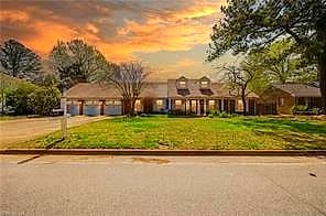 2605 Admiral DR, VIRGINIA BEACH VA 23451 - Main photo