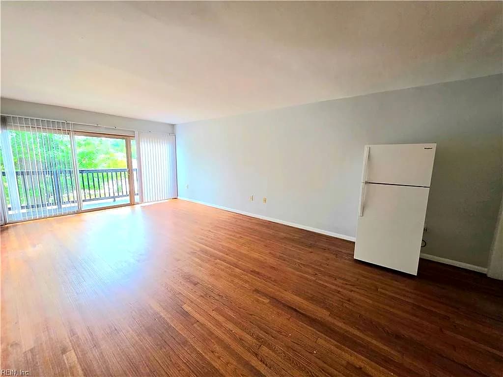 2901 W Mercury BLVD #7, HAMPTON VA 23666 - Photo 2
