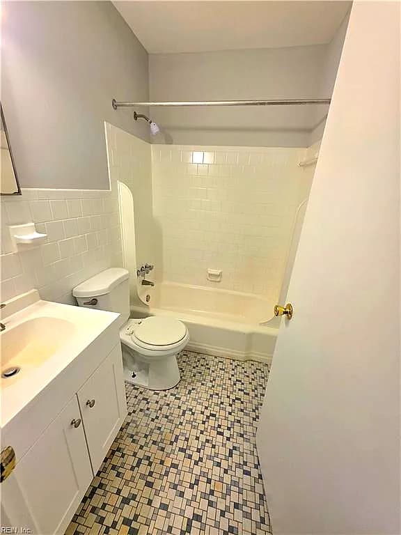 2901 W Mercury BLVD #7, HAMPTON VA 23666 - Photo 4