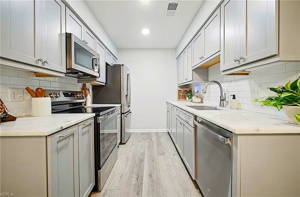 1056 Still Harbor CIR, CHESAPEAKE VA 23320 thumb 9