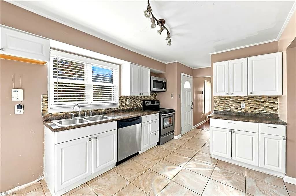 1245 Great Bridge BLVD, CHESAPEAKE VA 23320 thumb 8