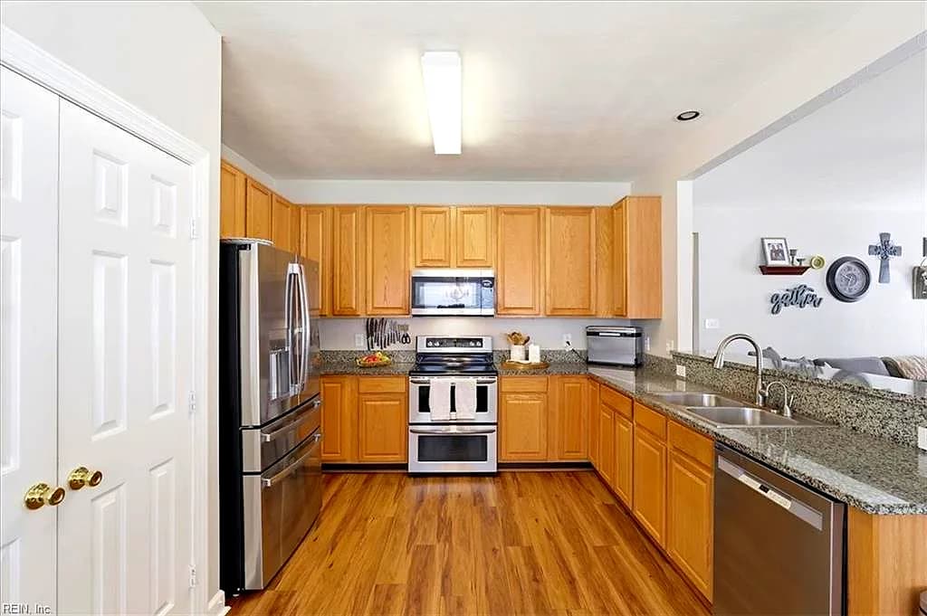 806 Crosswood CT, CHESAPEAKE VA 23322 thumb 9
