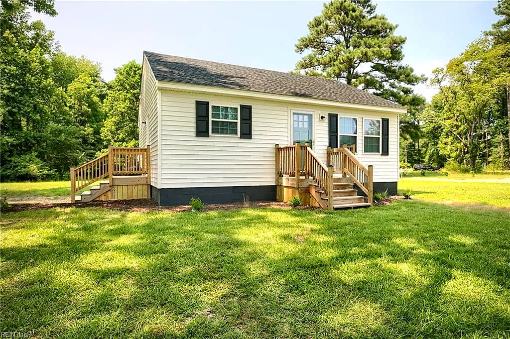 1949 Greys Point RD, TOPPING VA 23169 - Photo 4