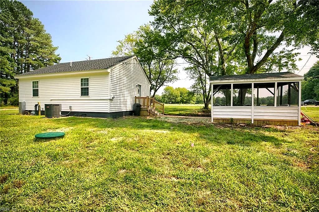 1949 Greys Point RD, TOPPING VA 23169 thumb 6