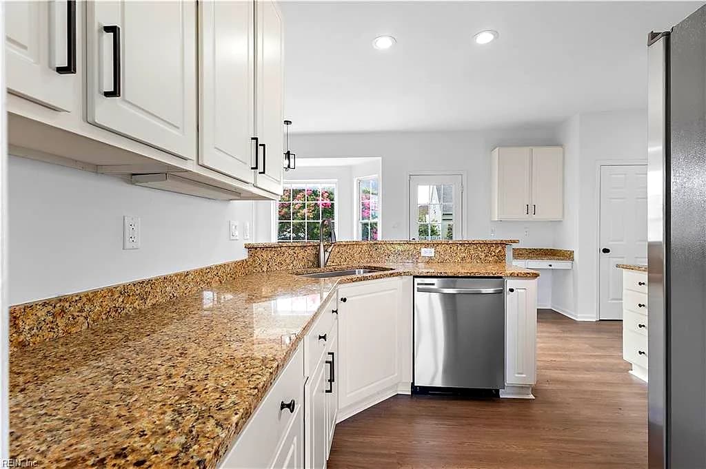 892 Daniel Maloney DR, VIRGINIABEACH VA 23464 thumb 7