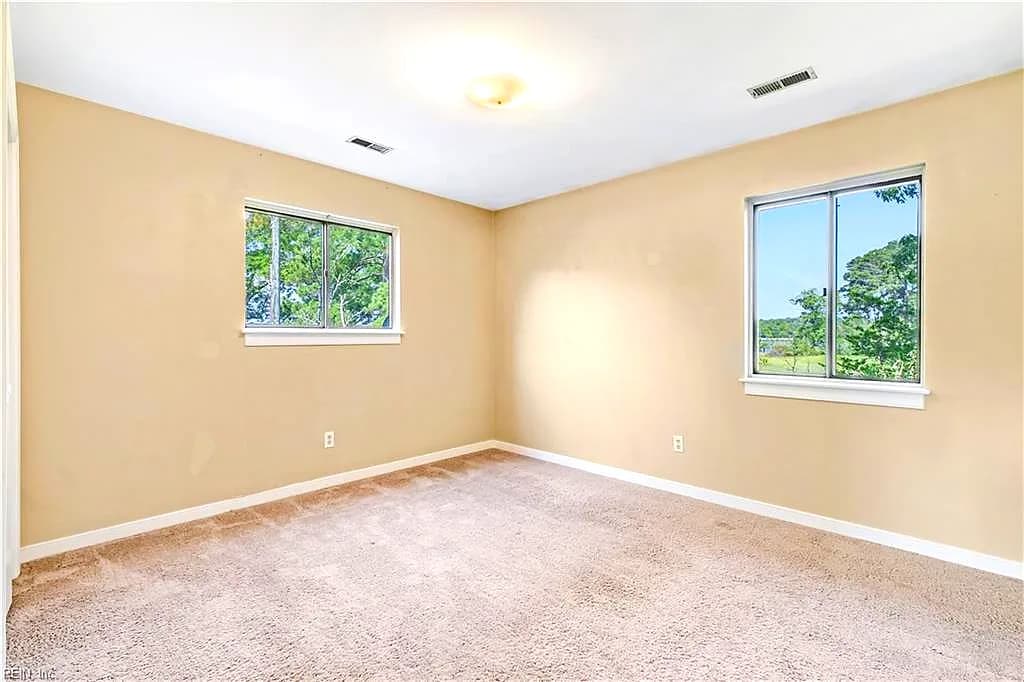 5992 Ware Point RD, GLOUCESTER VA 23061 thumb 11