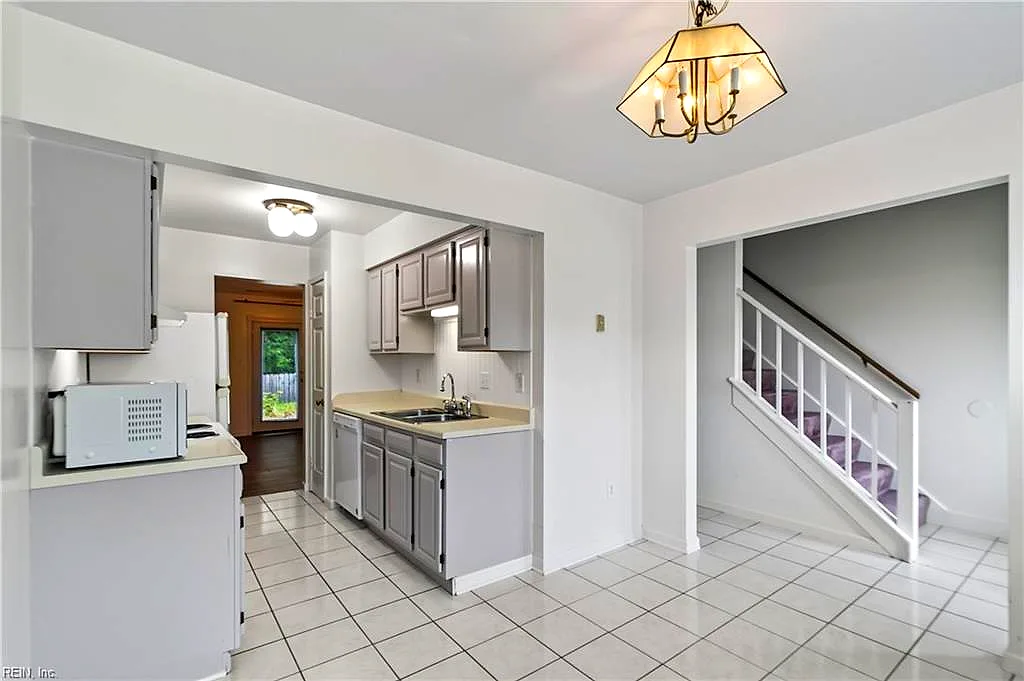 107 Heather WAY #D, YORKTOWN VA 23693 thumb 7